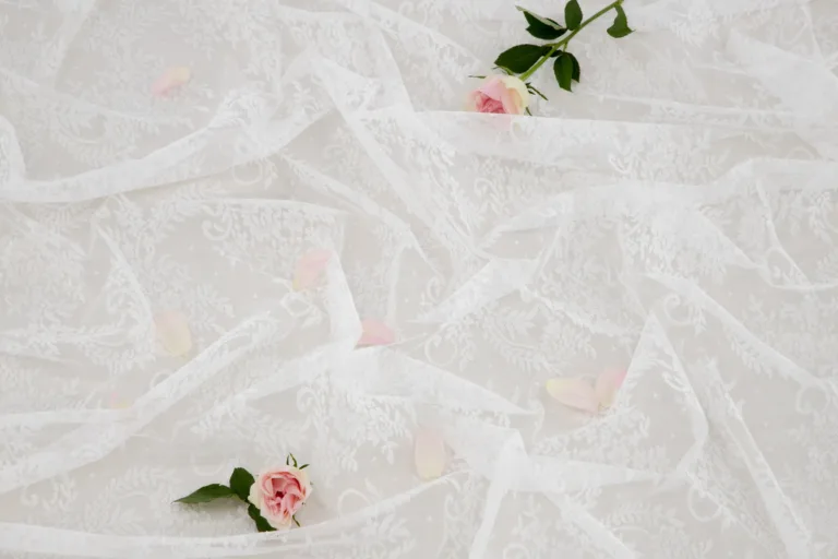 Valged pitskangast kardinad Daisy, multifunktsionaalne pael, 140 × 240 cm (2 tk) - 15928-801