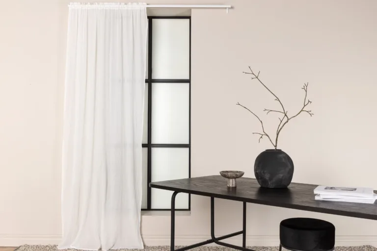 Valge poolläbipaistev polüesterkardin Elena, 135 × 240 cm - 15931-501