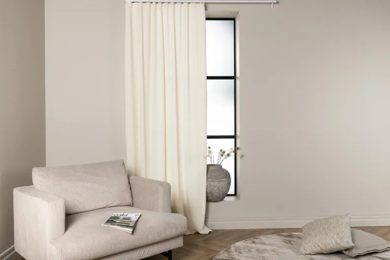 Elma murdvalgest Manchester-kangast kardinad (140 x 240 cm, 2 tk) - 15935-511