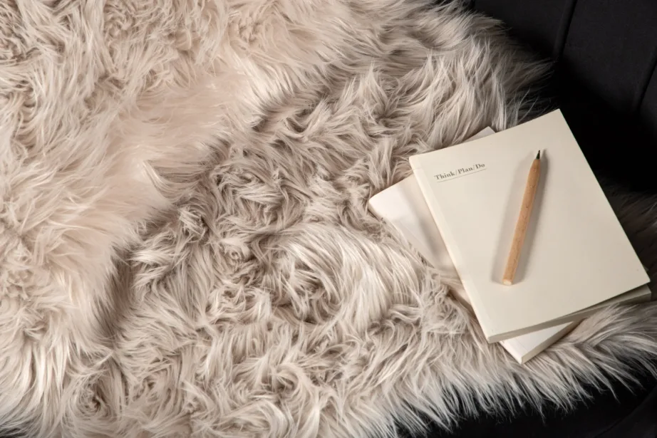 Beež kunstlambanahk Katy 60 × 90 cm, 15937-302 – 5