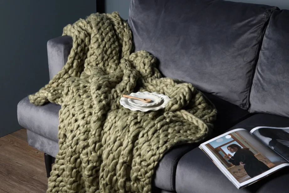 Kate’i polüesterpleed, sammalrohelist tooni, 130 × 170 cm, 15940-204 – 4