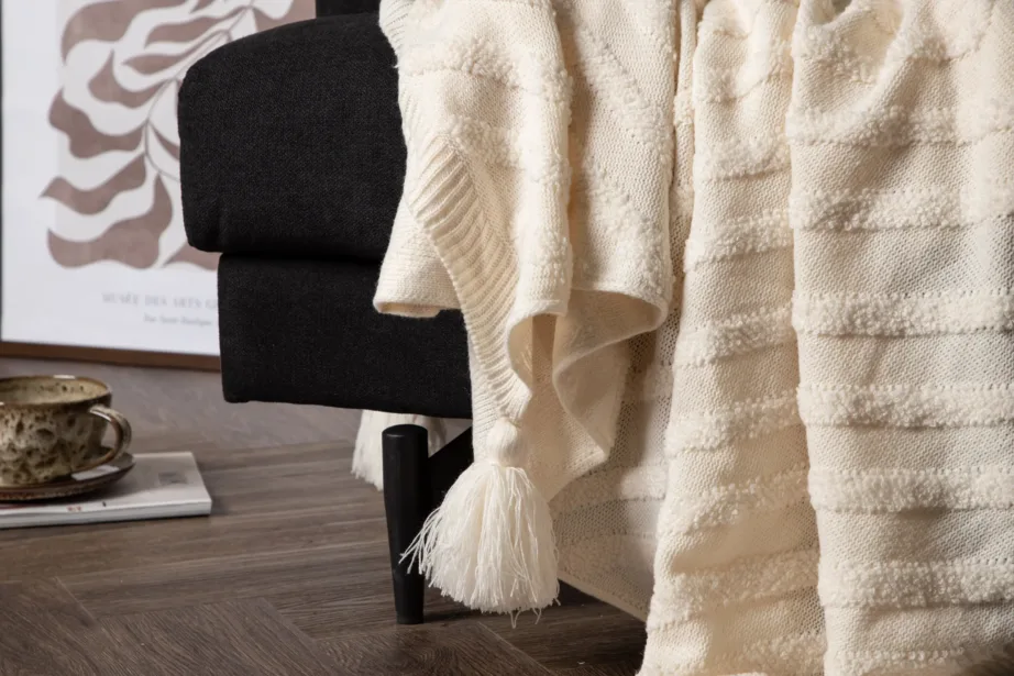 Murdvalge akrüülpleed Katlyn, tupsudega, 130 × 170 cm, 15941-201 – 10