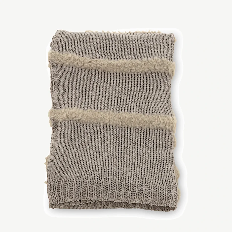 Helehall šenill-pleed Katleen kunstkarusnahast detailidega 130×170 cm, 15942-305 – 3