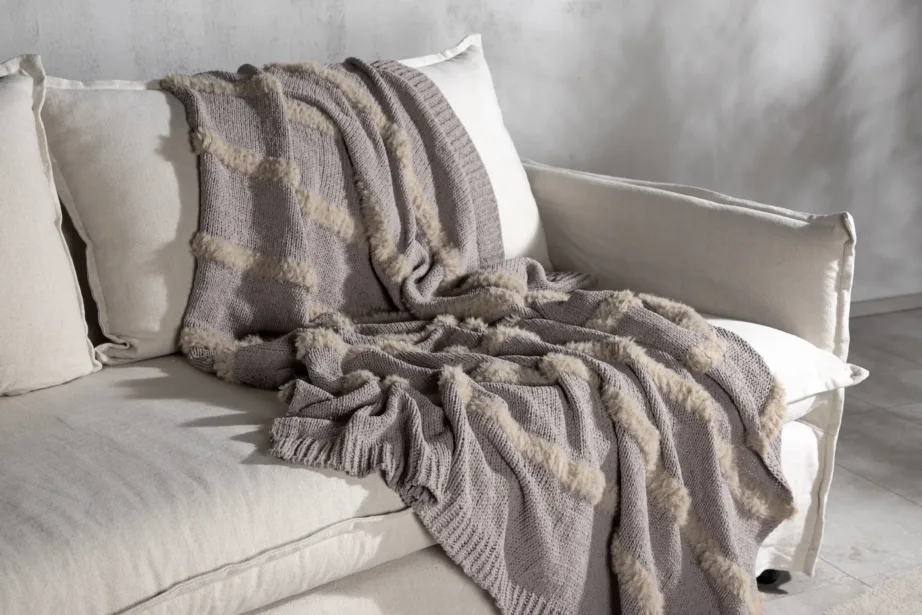 Helehall šenill-pleed Katleen kunstkarusnahast detailidega 130×170 cm, 15942-305 – 8