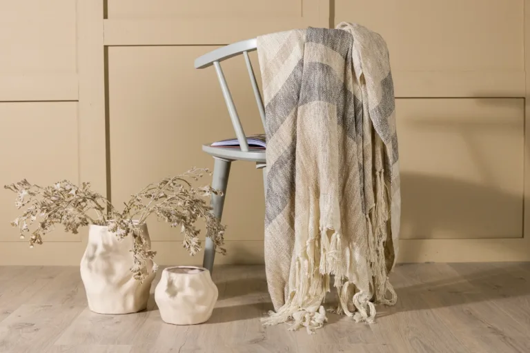 Triibuline Sandy pleed (slub-polüester, murdvalge-beež, 130 × 170 cm) - 15948-213