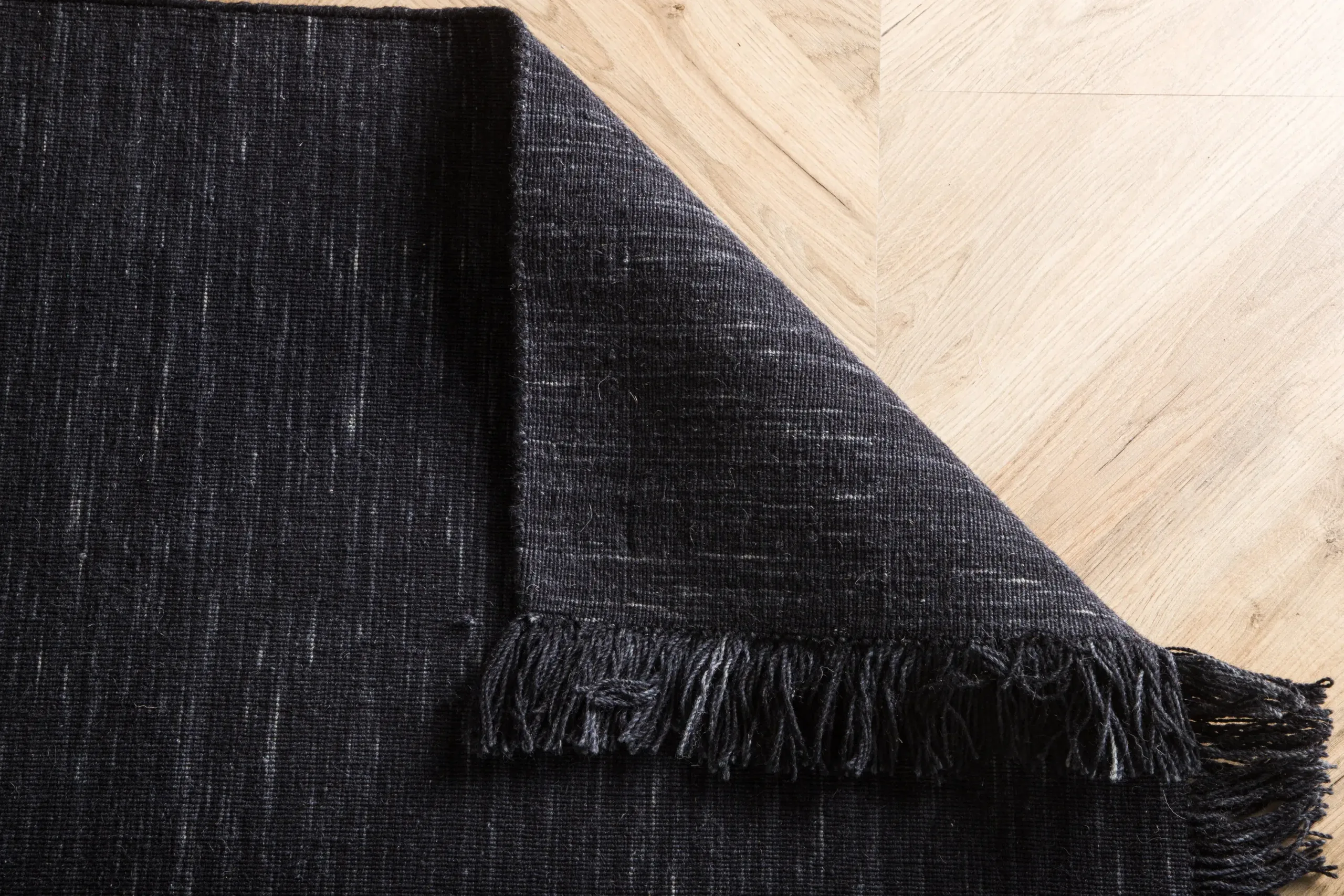 Lamedakoeline villavaip Elton, must, narmastega, 350 × 250 cm - 15978-108