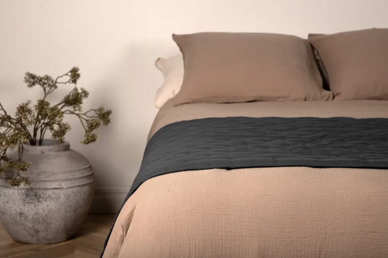 Tepitud mikrofiibrist voodipesukate Sally, antratsiit, 260 × 80 cm - 15986-405