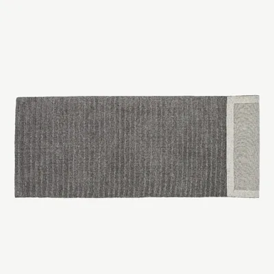 Tumehall villavaip Miltonile (200 × 70 cm, ribilise mustriga) - 15988-107