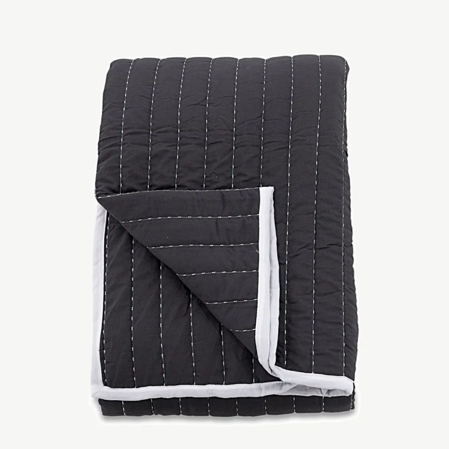 Tepitud voodikate Juni antratsiitvalgest mikrokiust, 260 × 260 cm, 15994-488 – 3