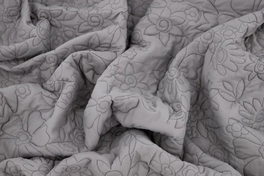 Helehall lillemustriline mikrokiust voodikate Niki, 260 × 260 cm, 15997-505 – 5