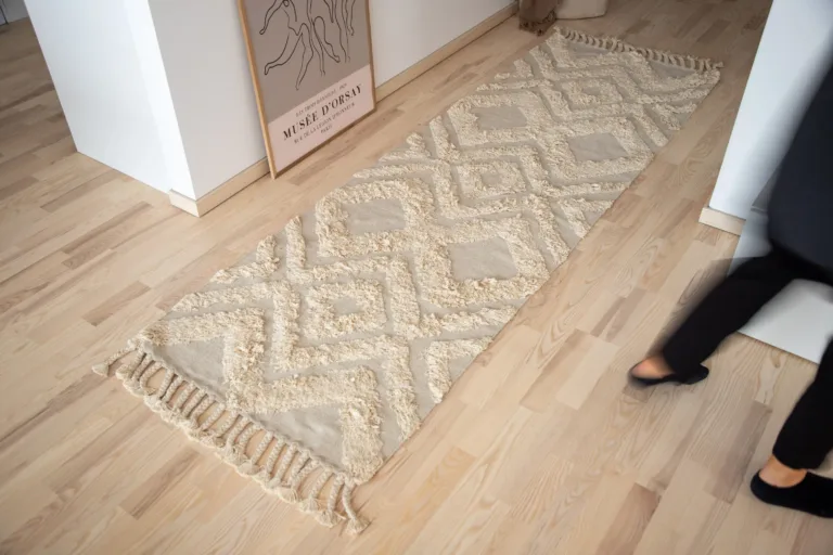 Beež puuvillavaip narmastega Hilma, tuftingtehnikas, 80 × 250 cm - 15997-557