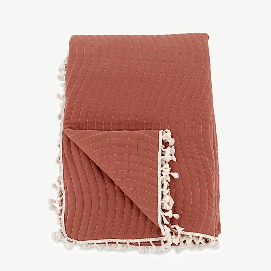 Lias mikrofiibrist voodikate narmastega, roastpunane 260 × 180 cm, 15999-513 – 3