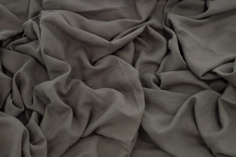 Milo helehall polüesterlina voodikate, 260 × 260 cm - 16003-605
