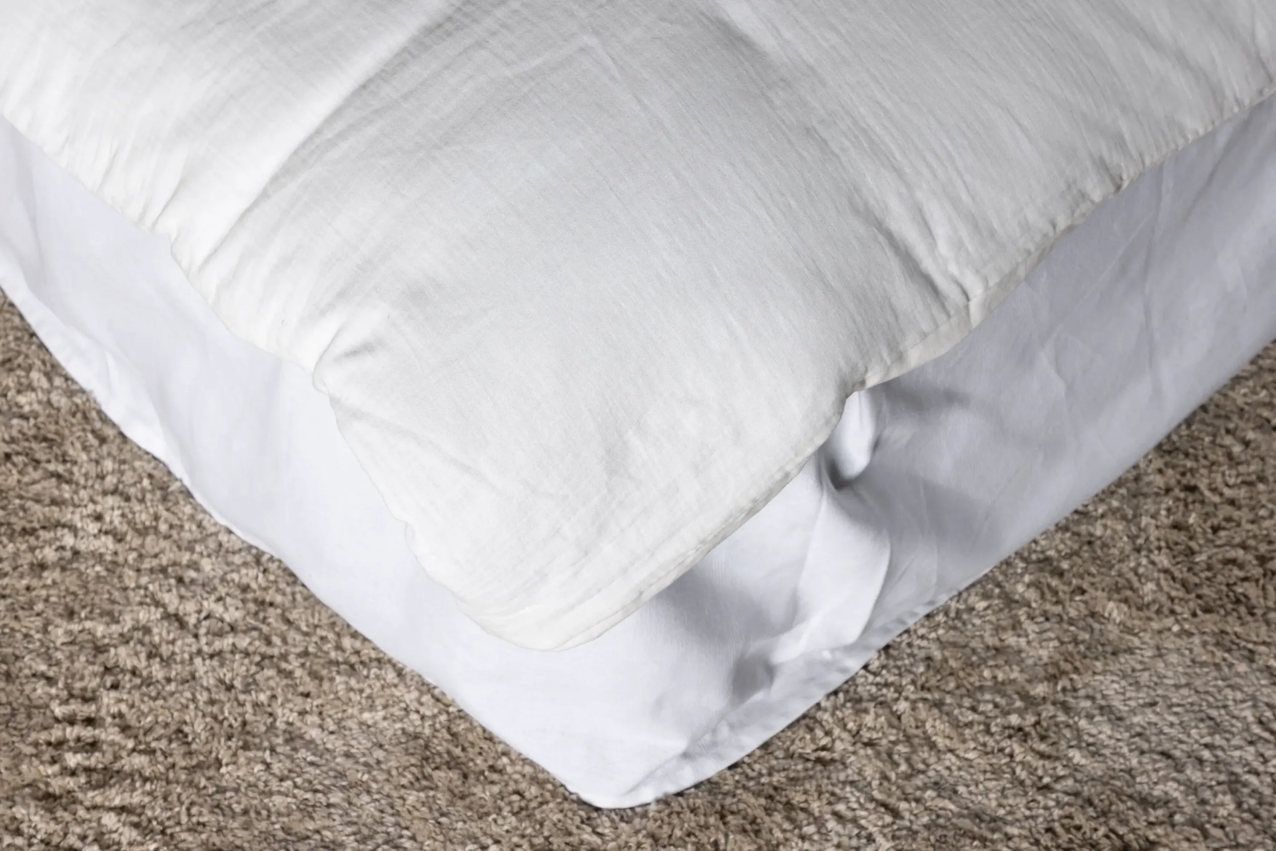 Valge puuvillane voodipesukomplekt Mila (tekikott 150 × 200 cm, padjapüür 50 × 60 cm) - 16010-501