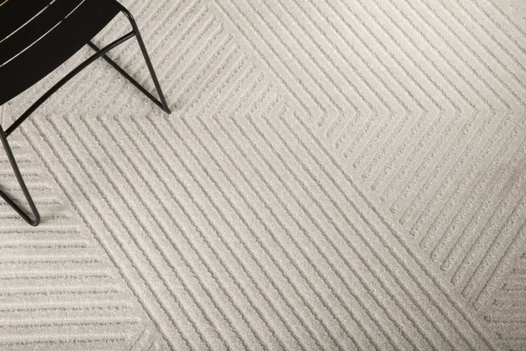 Kreemikas beež geomeetrilise mustriga madala karvaga vaip Aron, 340 × 240 cm - 16018-101