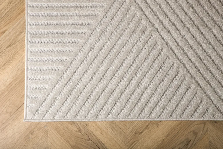 Kreemikas beež geomeetrilise mustriga madala karvaga vaip Aron, 340 × 240 cm - 16018-101