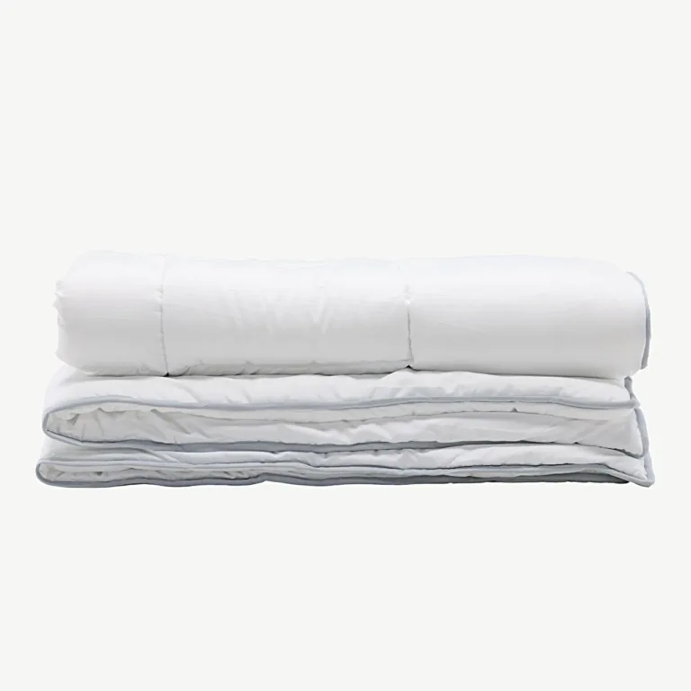 Valgest mikrokiust vooditekk Alice sarjast, 200x150 cm (90 gsm) - 16030-100