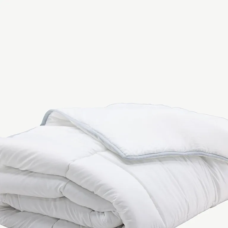 Valgest mikrokiust vooditekk Alice sarjast, 200x150 cm (90 gsm) - 16030-100