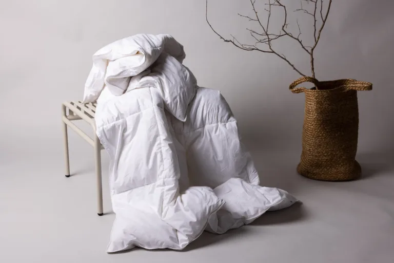Talvetekk Astrid, valge, puuvillaga, sulelaadne täidis, 200x150 cm - 16034-100