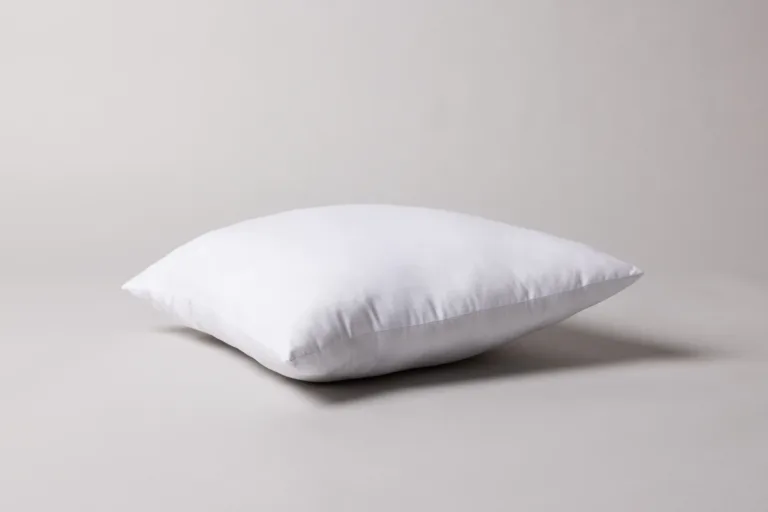 Wilma mikrokiust valge sisepadi 45 × 45 cm - 16036-100