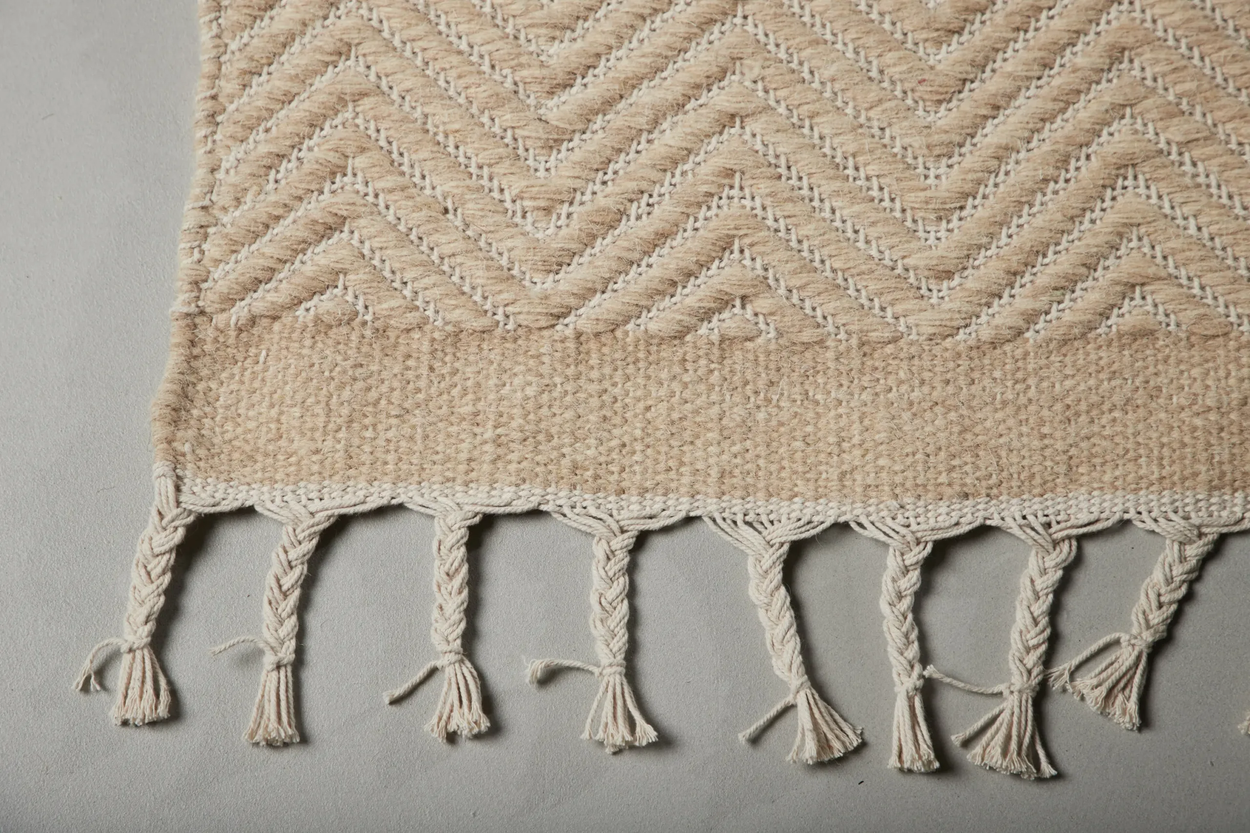 Beež villasegu vaip Loke, dekoratiivsete narmastega, 230x160 cm - 16050-101