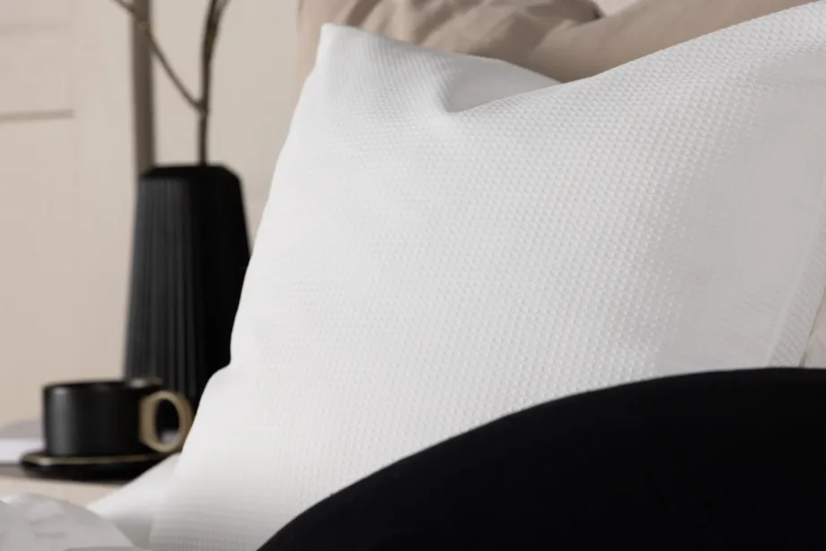 Valgest vaflikangast polüesterpadjakate Celine, 50 × 50 cm, 16055-501 – 5