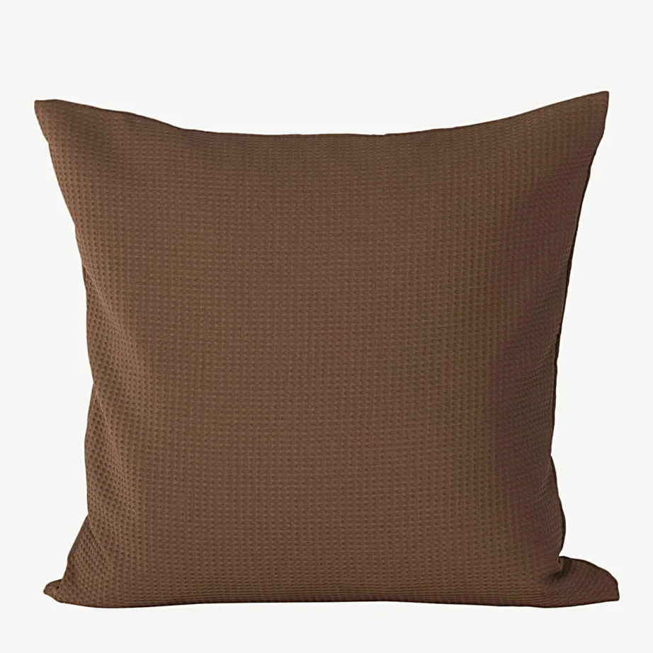 Tumepruuni värvi dekoratiivpadja katteriie Celine (waffle-kangas, 50 × 50 cm, polüester), 16057-503 – 2