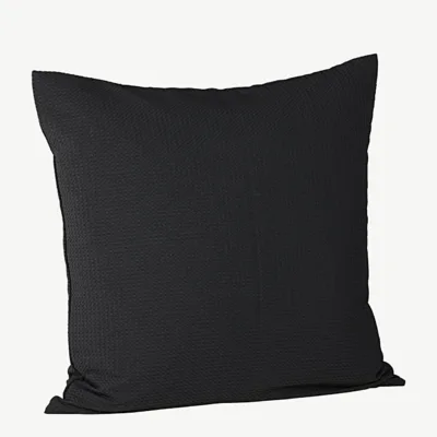 Must vafelkoesega dekoratiivpadja kate Celine, 50 × 50 cm, polüester - 16058-500