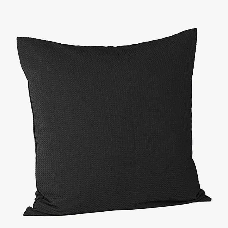 Must vafelkoesega dekoratiivpadja kate Celine, 50 × 50 cm, polüester - 16058-500