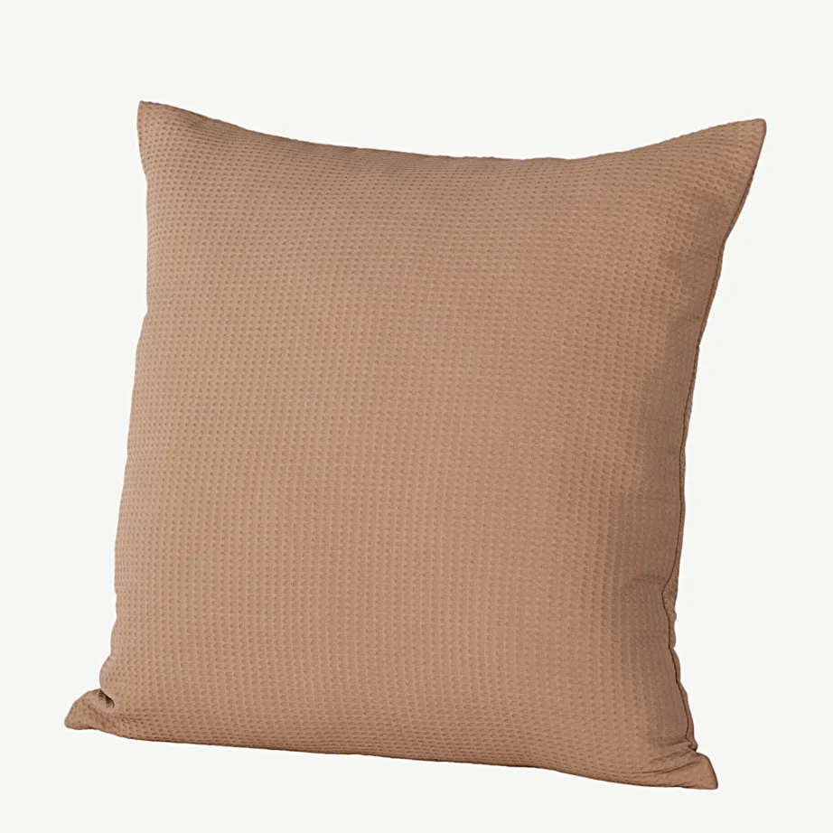 Pruunist vafelstruktuuriga dekoratiivpadjapüürist Celine, 50 × 50 cm, 16061-503 – 3