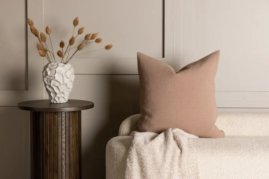 Pruunist vafelstruktuuriga dekoratiivpadjapüürist Celine, 50 × 50 cm, 16061-503 – 4