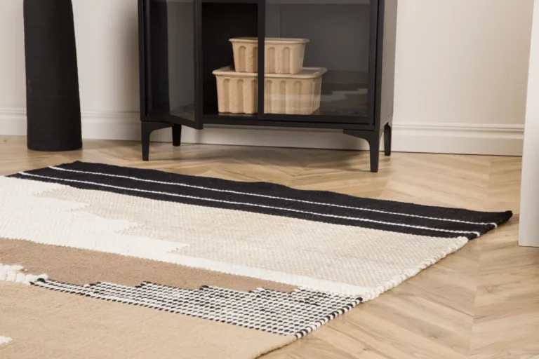 Aston mitmevärviline villavaip modernse mustriga (230 × 160 cm) - 16062-104