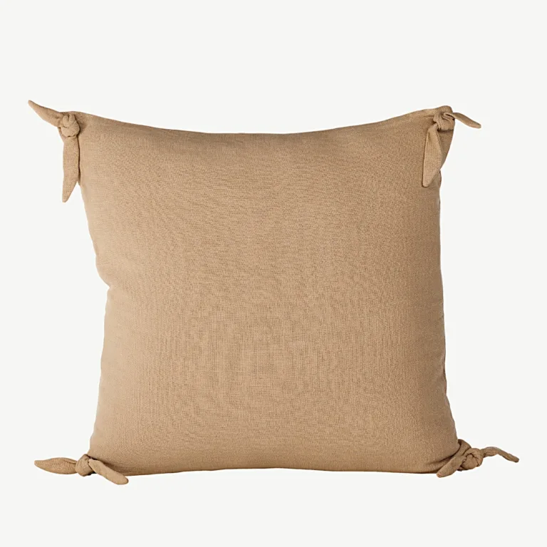 Viskoosist padjakate Nora pruunile padjale, 60 × 60 cm, dekoratiivsete nööridega - 16069-503