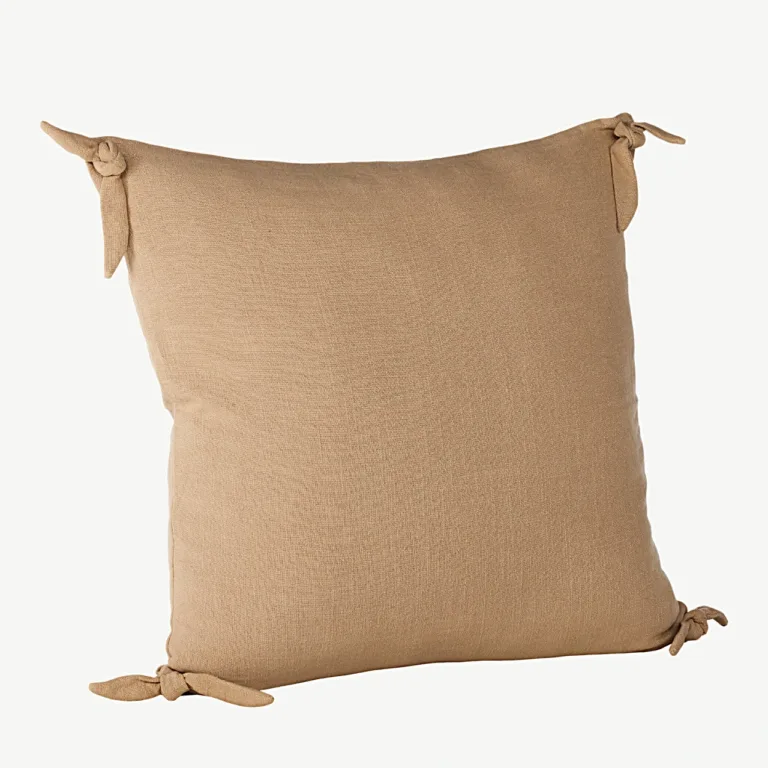 Viskoosist padjakate Nora pruunile padjale, 60 × 60 cm, dekoratiivsete nööridega - 16069-503
