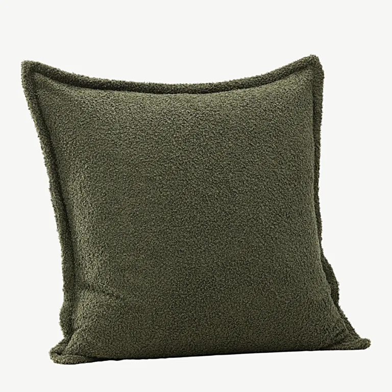 Tuva sarja tumeroheline dekoratiivpadjakate, buklee, 60 × 60 cm - 16096-504