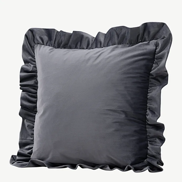 Sametist dekoratiivpadjapüür Hailey kroogitud äärega, tuhmhall, 50 × 50 cm - 17002-503