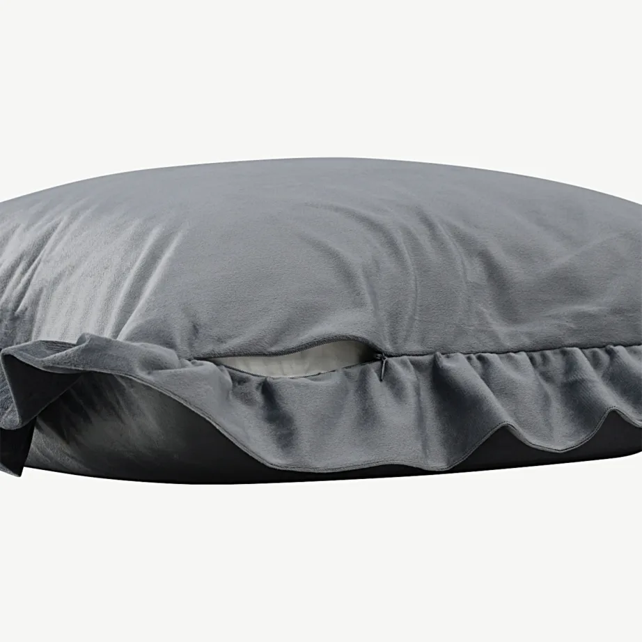 Sametist dekoratiivpadjapüür Hailey kroogitud äärega, tuhmhall, 50 × 50 cm, 17002-503 – 4