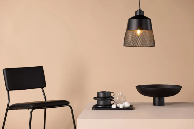 Mattmusta rauast ripplamp Toulon, metallvõrgust varjuga - 17004-001