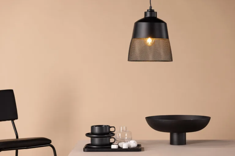 Mattmusta rauast ripplamp Toulon, metallvõrgust varjuga - 17004-001