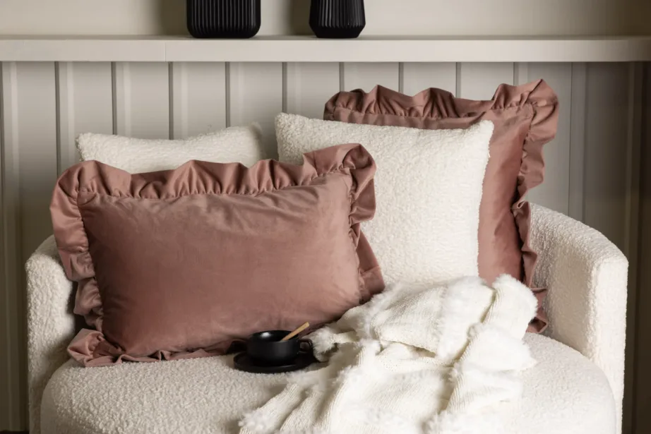 Roosa volangservaga dekoratiivne polüveluurist padjapüür Hailey, 40 × 60 cm, 17009-511 – 5