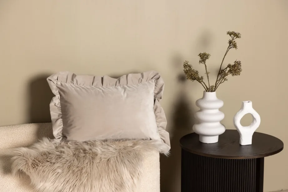 Beež sametist dekoratiivpadjapüür volangidega Hailey kollektsioonist, 40×60 cm, 17010-502 – 5