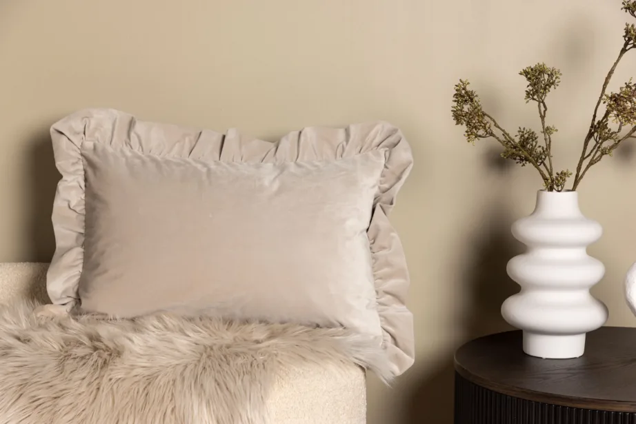 Beež sametist dekoratiivpadjapüür volangidega Hailey kollektsioonist, 40×60 cm, 17010-502 – 6