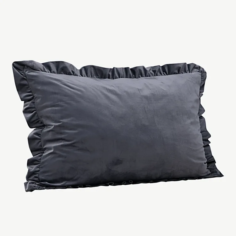 Hall sametist dekoratiivpadjakate Hailey, 100x70 cm, satsidega - 17014-503