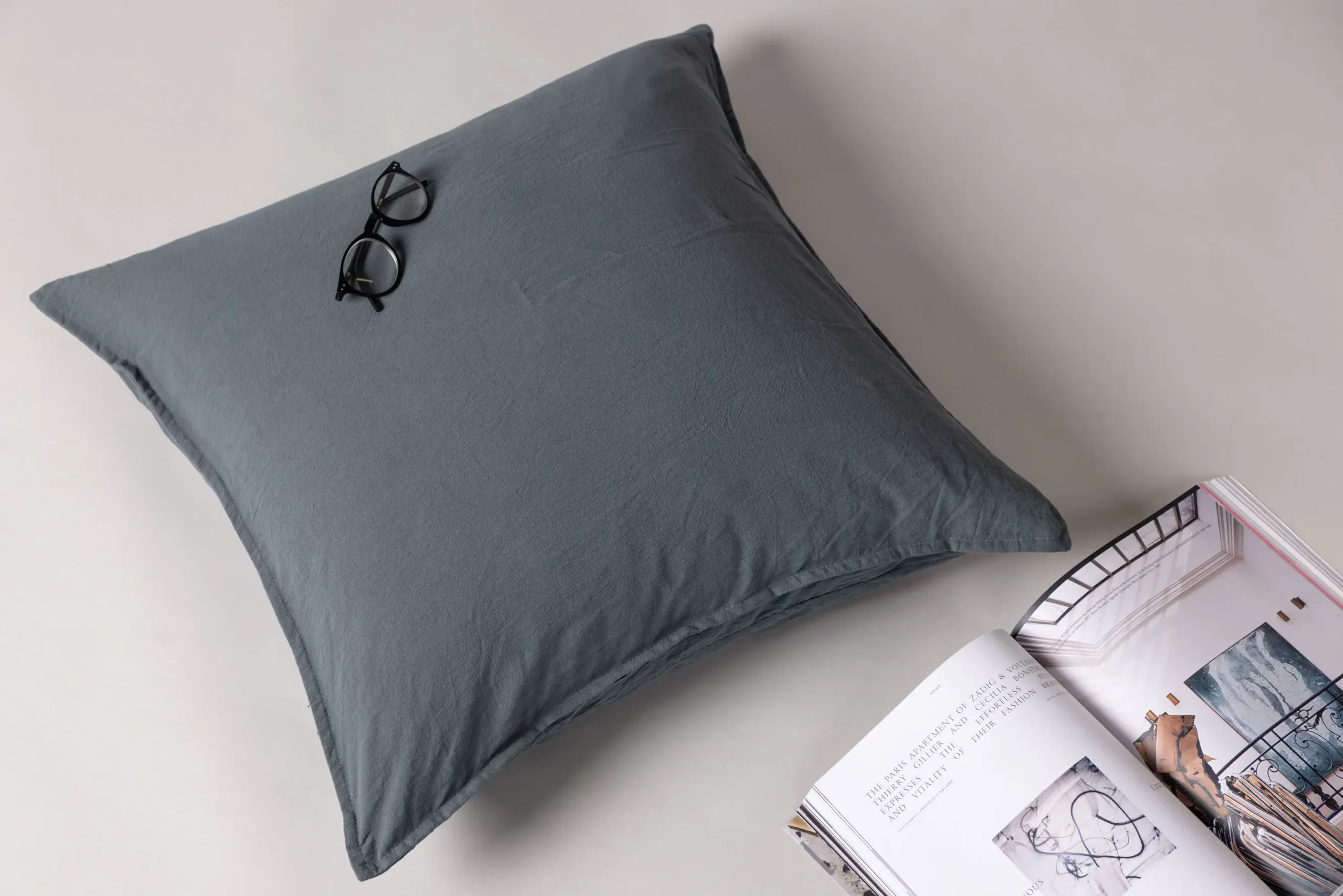 Tumehall pestud puuvillane padjakate Ronja 45 × 45 cm - 17022-505