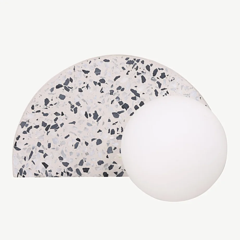 Poolkaarekujuline terrazzo seinavalgusti Abbeville valge klaaskupliga, 17024-006