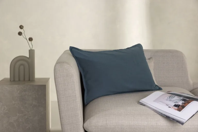 Ronja pestud puuvillast padjapüür, tolmune sinine 40 × 60 cm - 17039-505