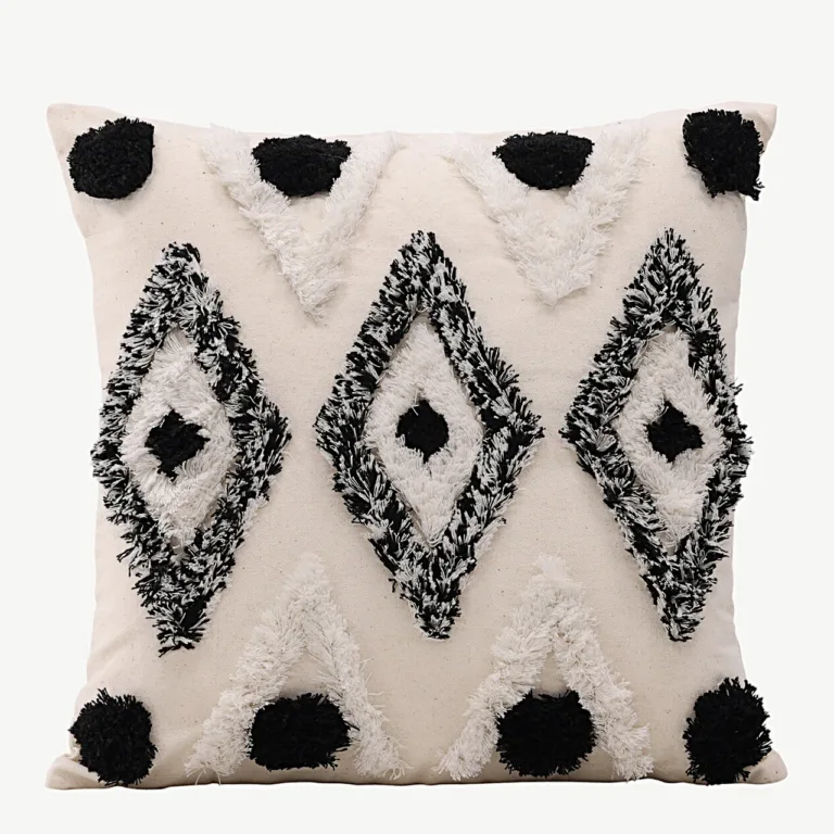 Dekoratiivpadjakate Melissa mustvalge tuftmustriga, 45 × 45 cm - 17046-500