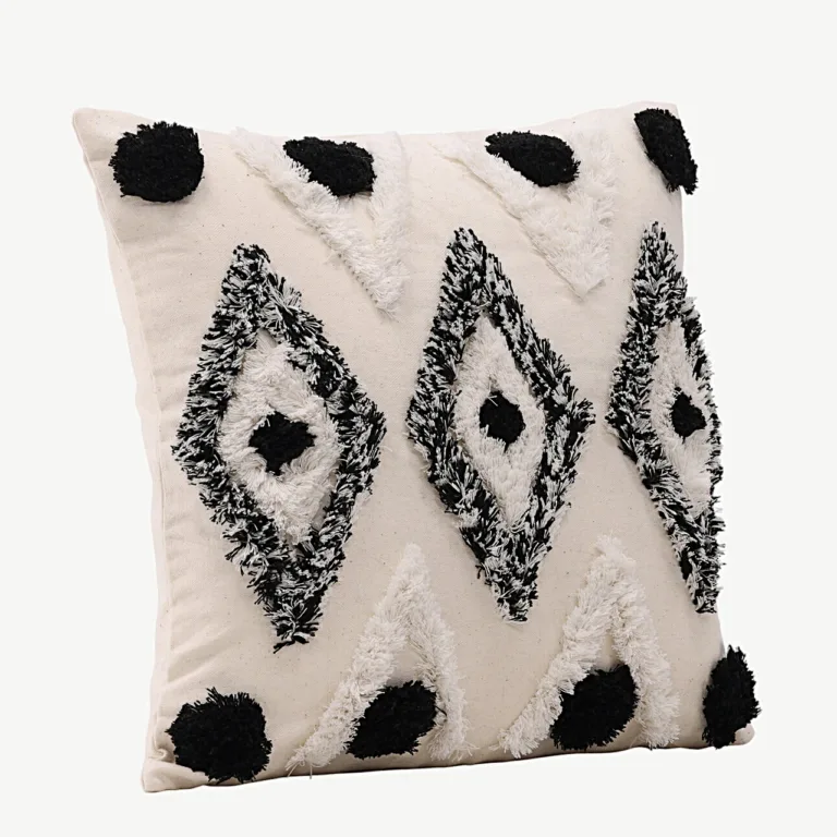 Dekoratiivpadjakate Melissa mustvalge tuftmustriga, 45 × 45 cm - 17046-500