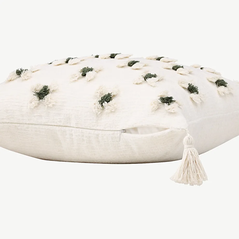 Valge dekoratiivpadjakate Millie (polüšeniil, 45 x 45 cm, tuttidega), 17048-501 – 5