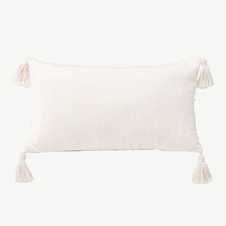 Dekoratiivpadjakate Millie valge, tikitud mustriga, 30 × 50 cm (polükeneel) - 17049-501